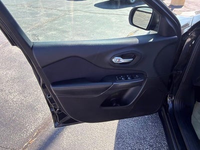2015 Jeep Cherokee Sport