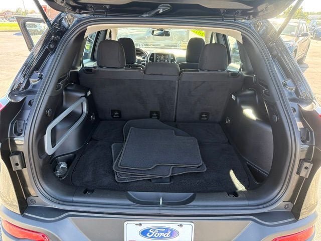 2015 Jeep Cherokee Sport