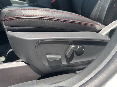 2025 Ford Escape ST-Line Elite