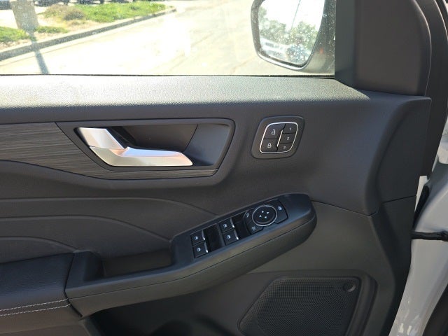 2026 Ford Escape Hybrid Platinum