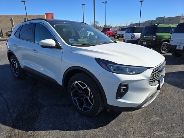 2026 Ford Escape Hybrid Platinum