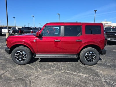 2026 Ford Bronco Outer Banks