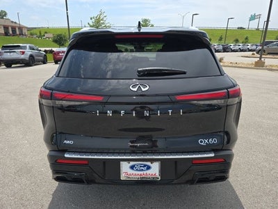 2023 INFINITI QX60 LUXE