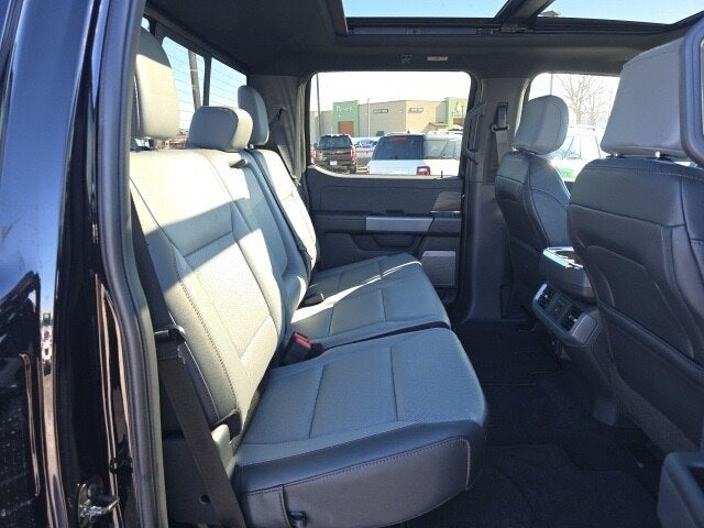 2025 Ford F-150 Lightning Lariat®